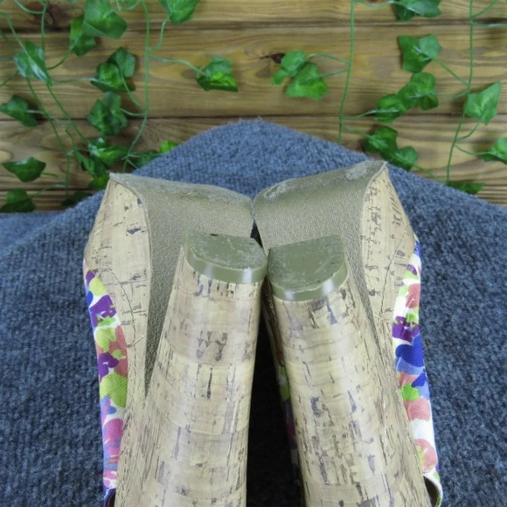 Steve Madden Women Genny Platform Multicolor Fabric Pump 10‎ Gently Used 2025